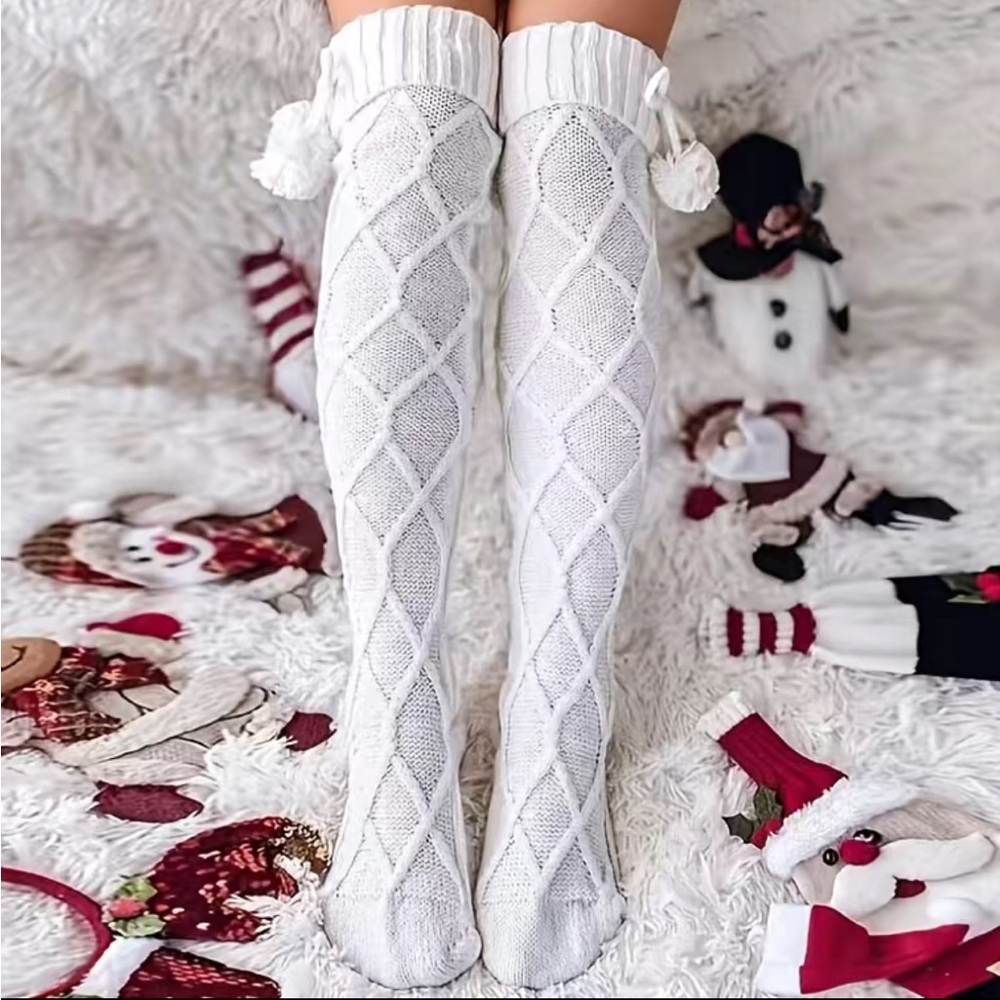 ❄️Cable Knit Socks❄️